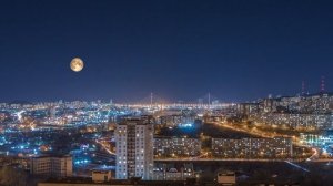 Владивосток Timelapse 4K. Закатное зарево и переход в ночь. Вид ул. Нейбута.