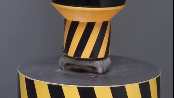 уничтожение предметов гидравлическим прессом вторая часть:)