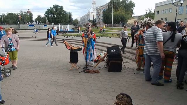 Индейцы играют музыку в Ногинске 3 смотреть онлайн