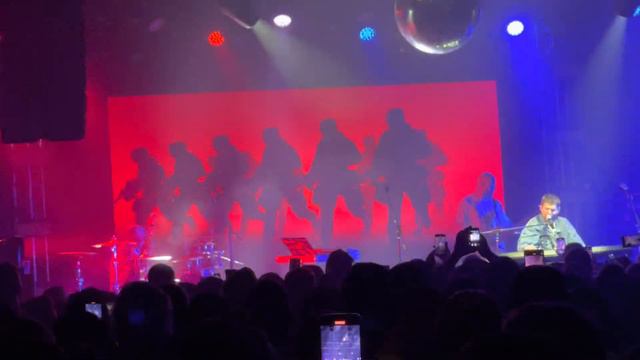 Noize MC - Люди с автоматами (live 10/05/2023) смотреть онлайн
