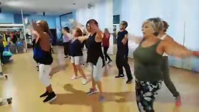 3 to tango by Pitbull смотреть онлайн