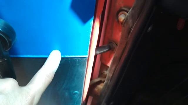 Не блокируются с ключа двери автомобиля ВАЗ 2107. Причина неисправности. смотреть онлайн