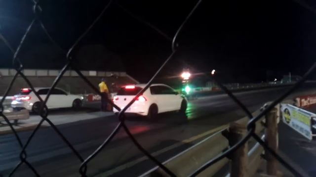 Golf 7 GTI (APR Stage 2) vs Audi S3 8V смотреть онлайн