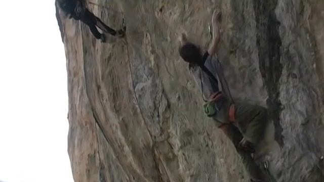 Adam Ondra - "I think it's possible" - Goldrake смотреть онлайн