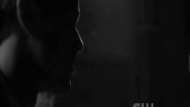 Lois Lane (Erica Durance) Singing On Smallville