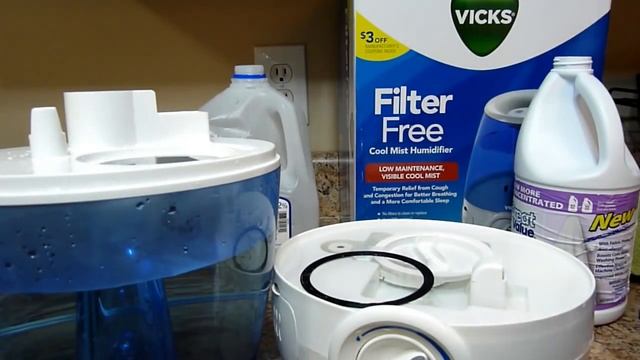How to Clean Vicks Cool Mist Humidifier - Disinifecting with Bleach смотреть онлайн