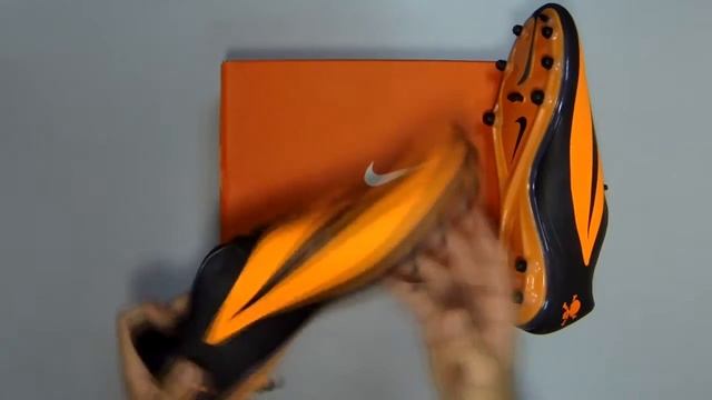 Nike HyperVenom Phatal FG смотреть онлайн