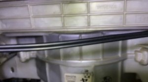 Дует холодным печка на Тойоте? Замена правого сервопривода.