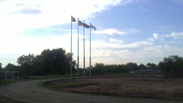 стадион на ремонте.но бегать можно.как всегда в 8-30 утром смотреть онлайн