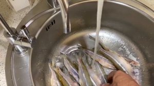 КОРЮШКА - СОЛЕНАЯ, ВЯЛЕНАЯ Приготовление ВКУСНОЙ ВЯЛЕНОЙ РЫБЫ. Как засолить корюшку.