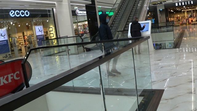 Торговый центр Avenue Москва. Закрыты магазины Mac, Sephora.Что с Mango?Кто ушел с российского рынка