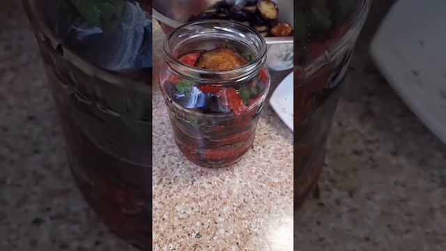 ЖАРЕНЫЕ БАКЛАЖАНЫ В ТОМАТНОМ ЧЕСНОЧНОМ СОУСЕ! У нас на канале ? смотреть онлайн