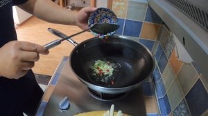 жаренная пекинская капста с уксусом.капуста не готовите салат.попробуйте так готовить.