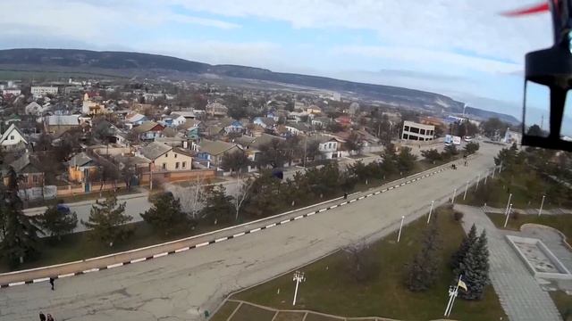 полет квадрокоптера с HD камерой в центре Бахчисарая в новом 2014 году смотреть онлайн