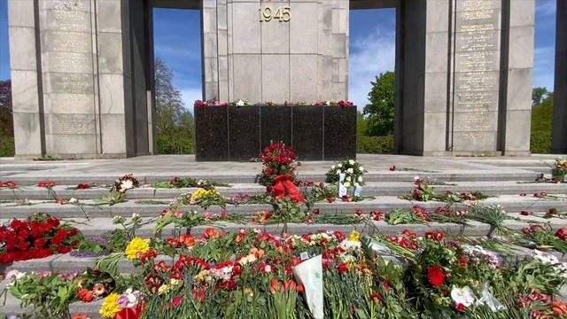 9 Мая в Берлине как проходит? День Победы в Берлине. Трептов парк Берлин. смотреть онлайн