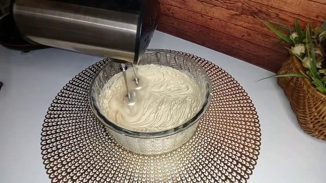 Бисквитный рулет, который не трескается при сворачивании. Очень удачный универсальный рецепт! смотреть онлайн