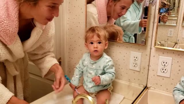 Как чистить носик малышу? Умываемся и чистим зубы смотреть онлайн