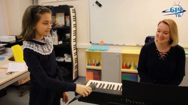 Школа №619 Телевыпуск 20 12 2019 "Соня Стоянова+Плавание+ Герой Кондратьев+Новогодние советы" смотреть онлайн