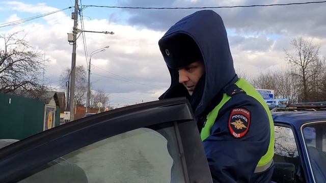 ДПС Одинцово | Гаишники решили подбросить что-то или просто привыкли нарушать закон? смотреть онлайн