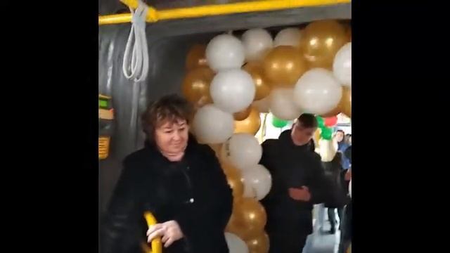 Поэтический автобус на улицах Минска. Владимир Ценунин смотреть онлайн