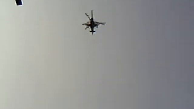 Крокодилы низко летят - видать к дождю. смотреть онлайн