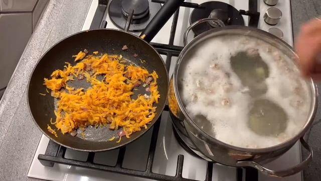 Очень вкусный суп с фрикадельками и гречкой. смотреть онлайн