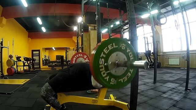 Д 3: Жим штанги лежа узким хватом, 90 кг, 3 подход. смотреть онлайн