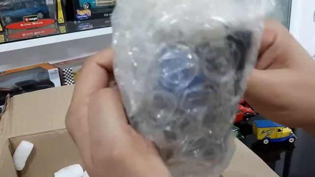 Let’s Open A Box Episode 6: (unboxing And Review Of Lledo, Atlas, Eligor & Deagostini Diecast Cars)