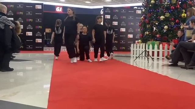 ТРЦ ДЕПО. Нижний Тагил. Студия танца Elite. Открытие показа моды. 04.12.2022 смотреть онлайн