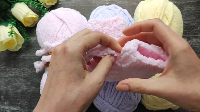 ОБЗОР ПРЯЖИ АЛИЗЕ СОФТИ ПЛЮС | вязание из плюшевой пряжи для малышей | пинетки, шапочки, игрушки смотреть онлайн