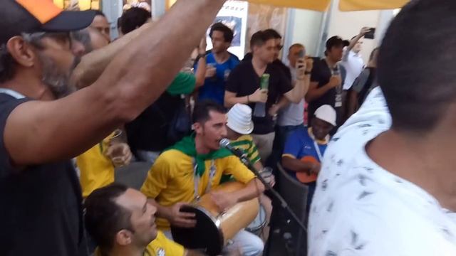 BRAZIL!!! Бразильские болельщики зажигают в центре Москвы на Никольской смотреть онлайн