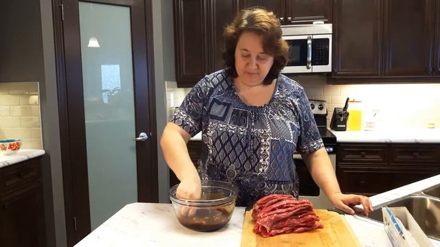 ?СУПЕР ВКУСНАЯ ЗАКУСКА ИЗ ГОВЯДИНЫ.BEEF JERKY.? смотреть онлайн