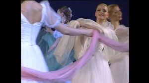 Старинный русский вальс "Берёзка" // #Танец сквозь годы // Ансамбль "Берёзка"