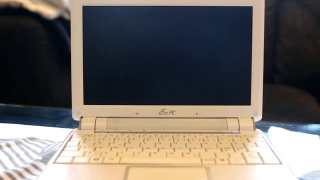 Arch Linux booting on Asus EeePC 901 смотреть онлайн