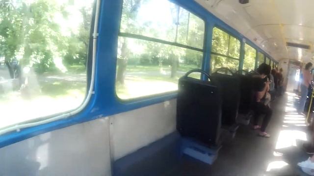 Короткая поездка на Tatra T3 МТТА 30474 с необычными сиденьями | 2020.07.11 смотреть онлайн