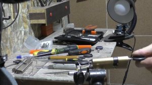 Как открыть дверь квартиры, если ключ остался внутри?