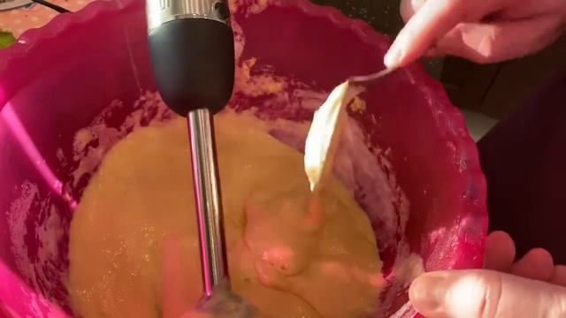 Пышные и нежные оладьи на сметане(всего за 10 минут) эпизод №889 смотреть онлайн