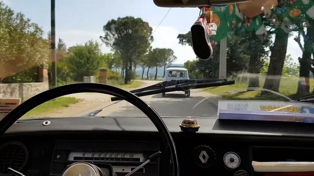 Renault 8 et Renault 4 смотреть онлайн