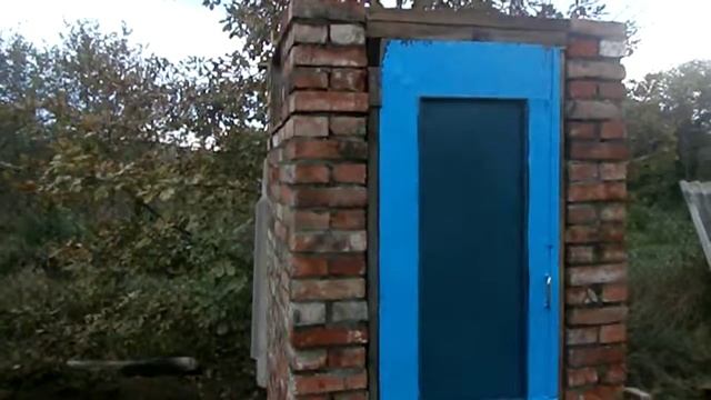 Уличный туалет из хлама ч3. Достроил. смотреть онлайн