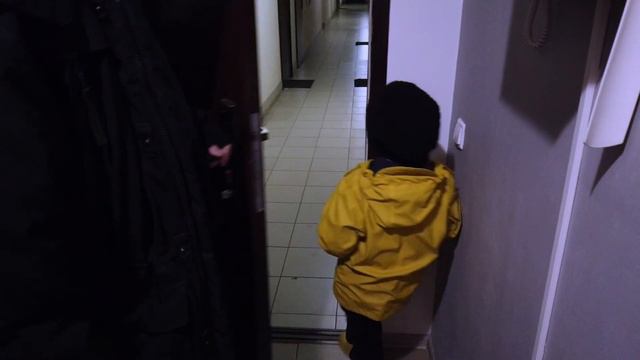 Прошлогодняя ёлка.Не всё потеряно. смотреть онлайн