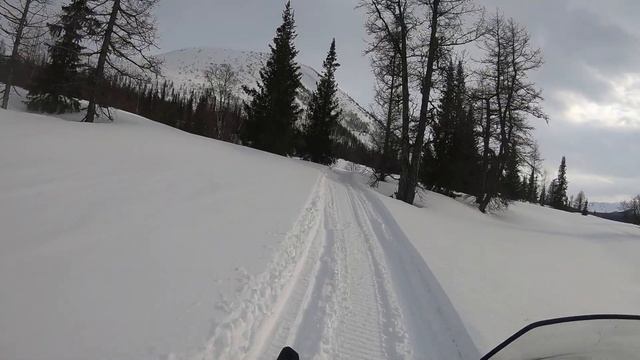 Поездка на снегоходах в горы YETI ARMY 600 от первого лица смотреть онлайн