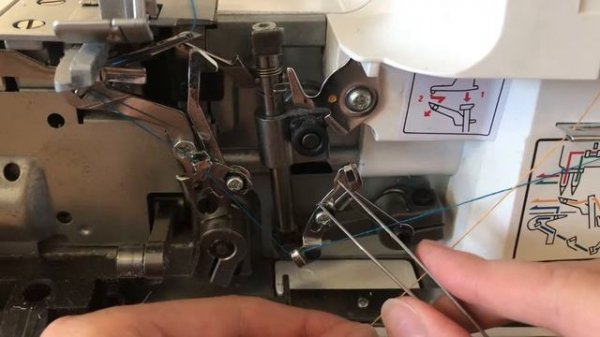 Заправка нитей в оверлок Comfort 110