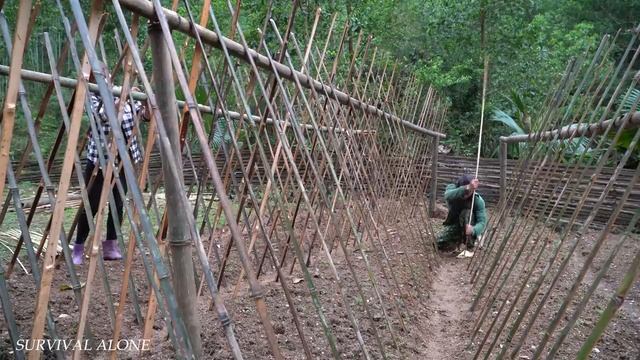 Vegetable gardening and table setting, farm life, survival alone смотреть онлайн