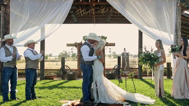 A Cowgirl's Dream Wedding | Beautiful Western Wedding Highlight смотреть онлайн