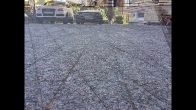 Гранитной плиткой 10х10х2см кладём площадку для стоянки автомобиля . смотреть онлайн