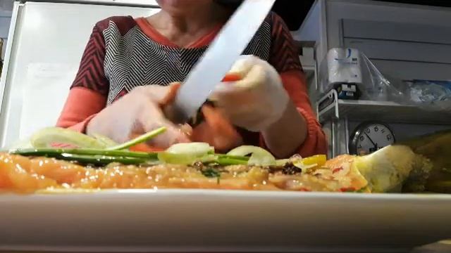 SAUMON FARCIE AUX LENTILLES MUNGO смотреть онлайн