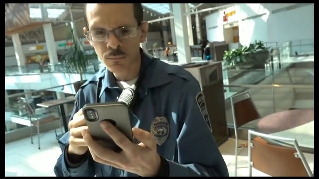 Ice Poseidon Outsmarts Mall Security смотреть онлайн