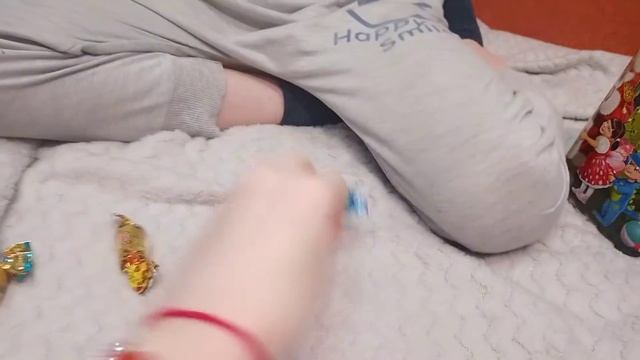 СЛАДКИЕ ПОДАРКИ ОТ ДЕДА МОРОЗА НА СТАРЫЙ НОВЫЙ ГОД 2021??? смотреть онлайн