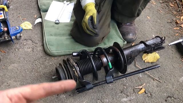 Fiat Panda Suspension Strut Replacement смотреть онлайн