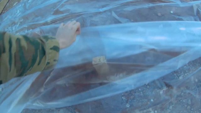 Строю себе дом #14. Укладываем пленку под бетон. Гидроизоляция площадки. смотреть онлайн